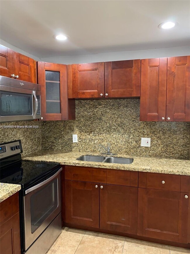 Building Photo - 8704 NW 38th Dr Unit 3 Rental
