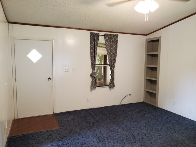 Photo - 146 Courtney Ln