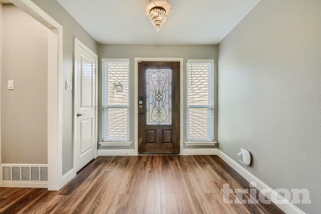 Photo - 7549 David Dr