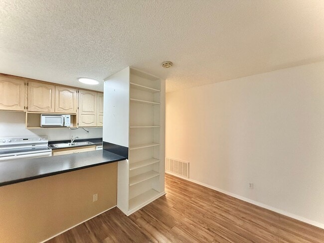 Photo - 1 Bedroom Apartment Available Now