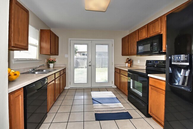 Photo - GREAT LOCATION: 1604 & SHAENFIELD | 3 BEDS | 2 BATHS | MOVE IN READY