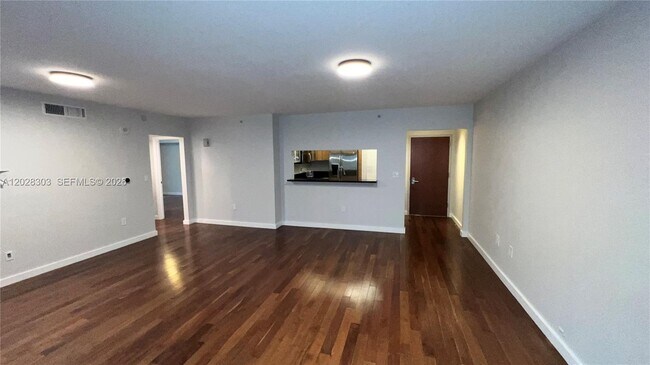 Photo - 31 SE 5th St Unit 411