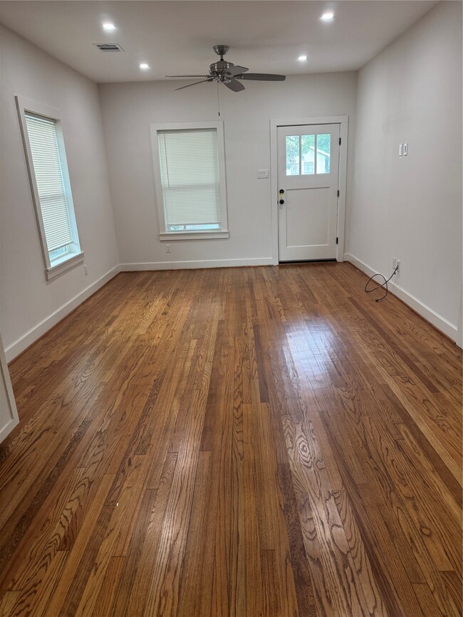 Photo - 2715 Cochran St