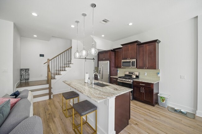 Photo - 4402 McKinley St