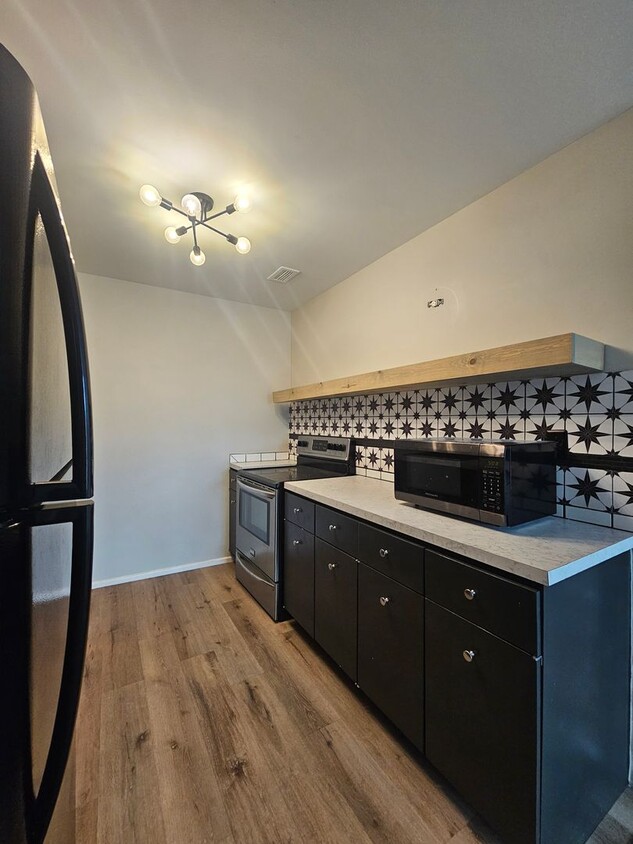 One Bedroom Midtown Condo - One Bedroom Midtown Condo