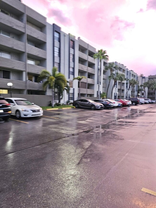 10000 NW 80th Ct Unit 2135