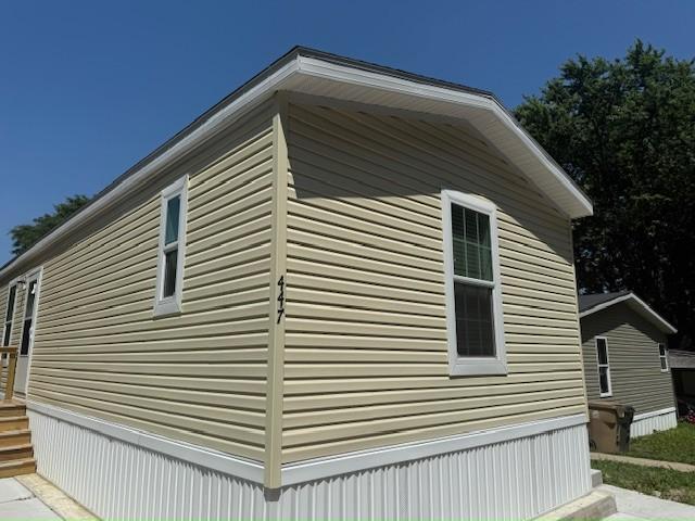Building Photo - 447 Warbler Ln Rental