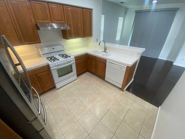 Photo - Beautiful & Spacious 3 Bedroom, 2.5 Bathroom Hayward Home – Prime Residential Location W Laundry,...