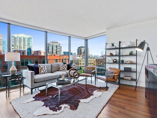 Photo - 500 N Kingsbury St