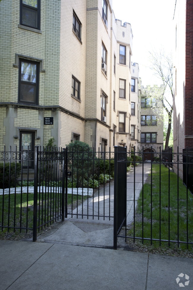 Photo - 5044 N Wolcott, LLC