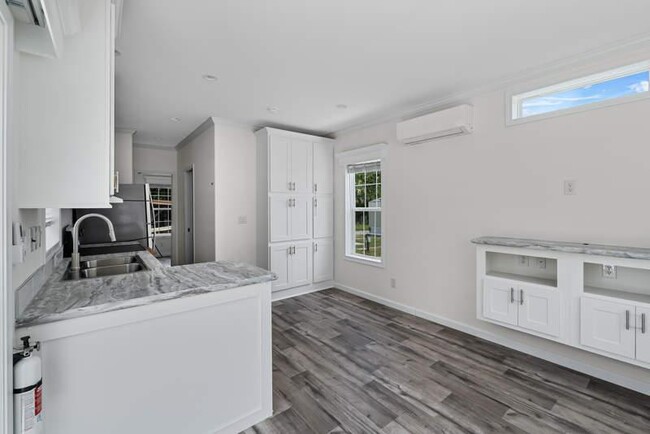 Building Photo - 31 Ben St Rental