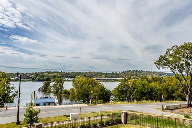 Marina Close By - Riverside at Rockwater