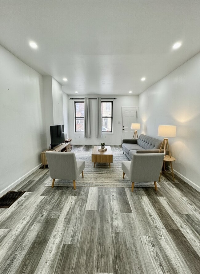 Building Photo - 1828 E Orleans St