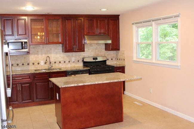 36 Cortright Rd