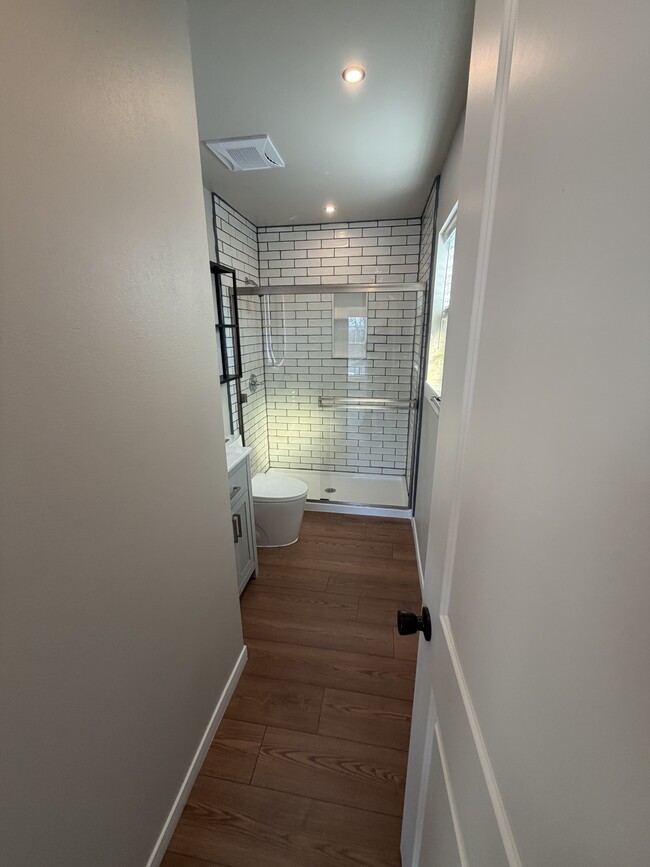 Photo - 833 W Stone St Unit C