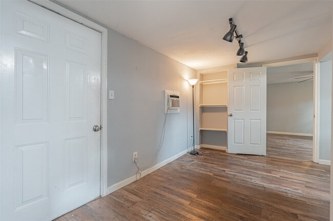Photo - 4206 Walker St Unit B