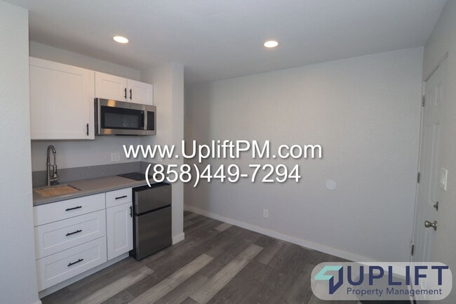 Photo - 4169 Wightman St