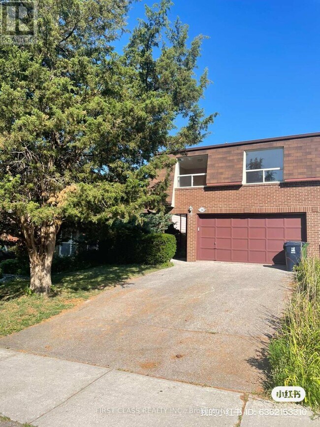 Photo - 280 McNicoll Ave