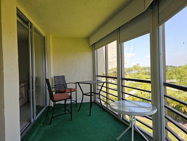 Building Photo - 23099 Barwood Ln N Unit 402 Rental