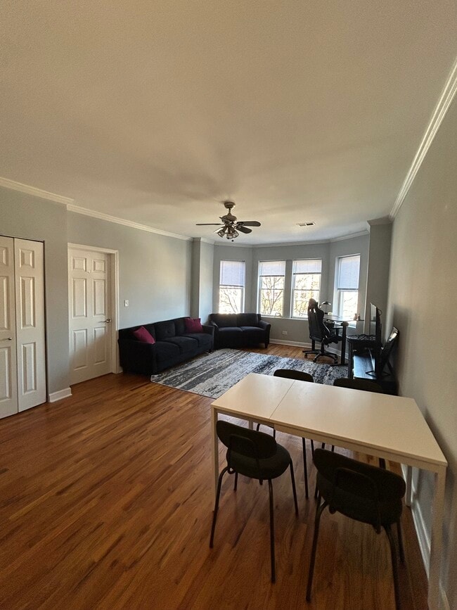 Building Photo - 2253 W Rosemont Ave Unit 03a