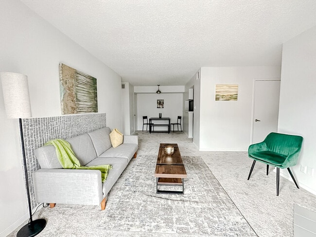 Photo - 1071 Clayton Ln Unidad ID1256101P