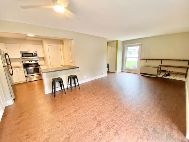 Building Photo - 180 Ledgewood Cir Unit 101