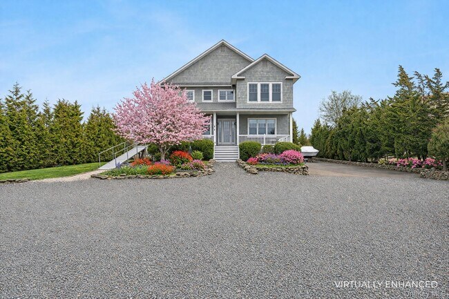 176 Beach Ln