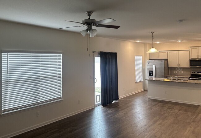 Photo - Spacious 3Bed/2.5Bath home in Maryville City Schools district only $2400/month - AVAILABLE NOW