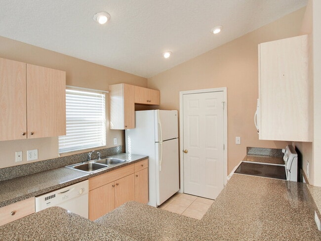 Photo - 6010 33rd Dr E