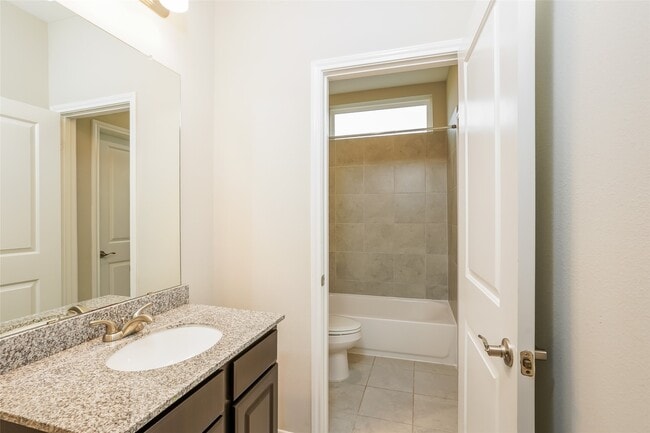 Photo - 1538 Lakeland Cir