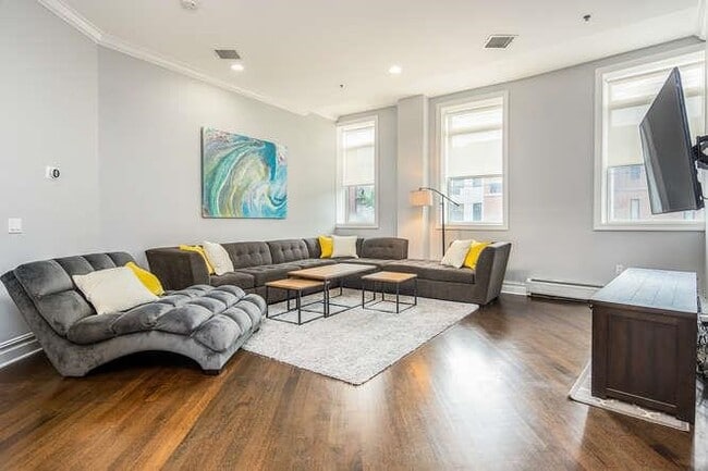 Building Photo - 564 Gregory Ave Unit A3