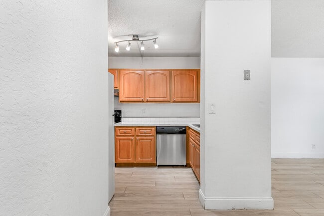 Photo - 2646 Riverside Dr Unit 2646