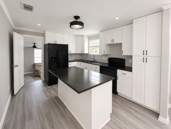 Photo - 1306 Locust St