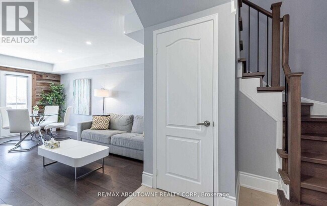 Photo - 8 - 2557 SIXTH LINE