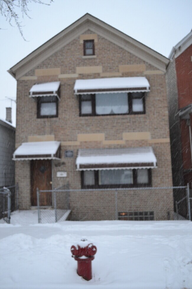 Photo - 828 W 34th St Apartment Unit 2F