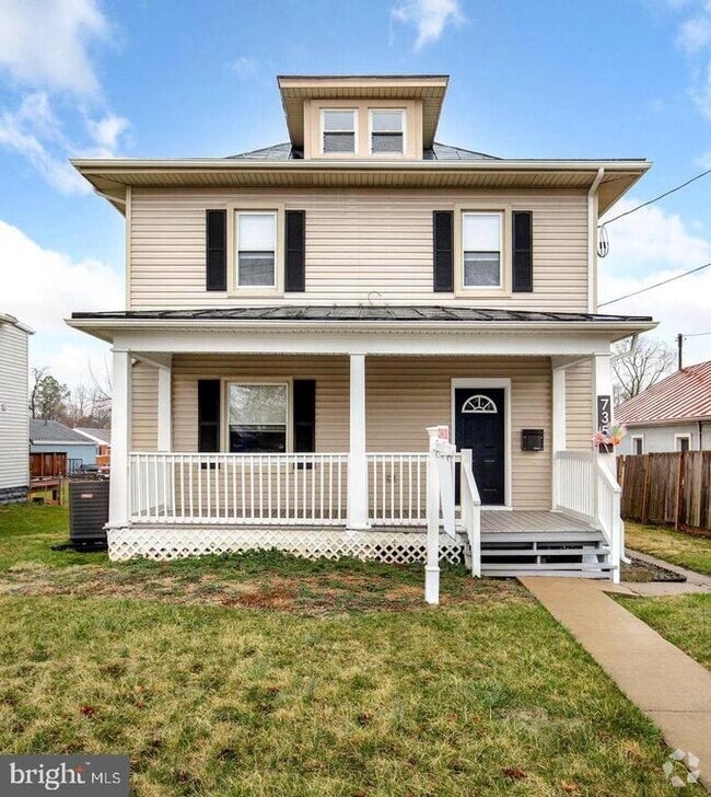 Building Photo - 735 Berryville Ave Rental