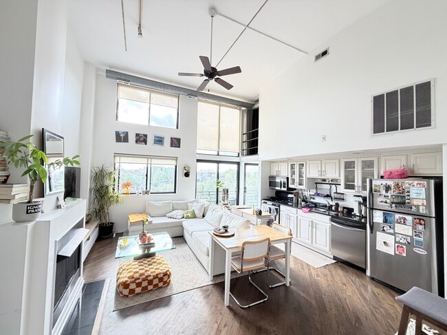 Photo - 2012 W St Paul Ave