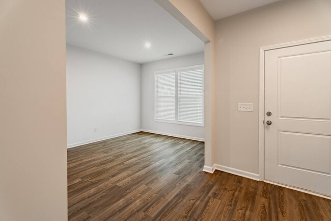 Photo - 421 Midland Pnes Dr