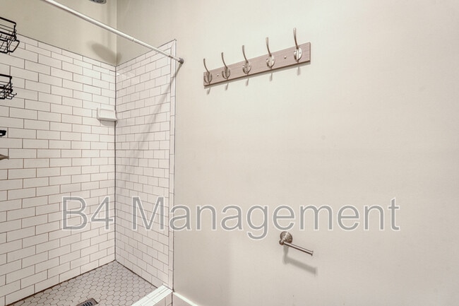 Photo - 654 Ravenel St Unit C