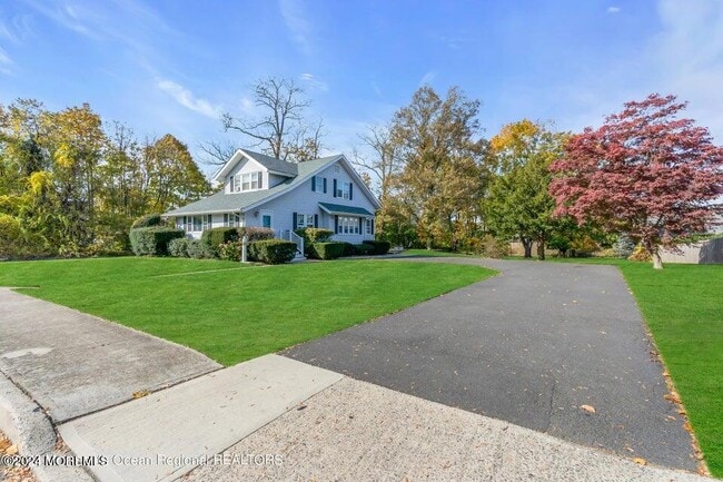 Photo - 649 McClellan St