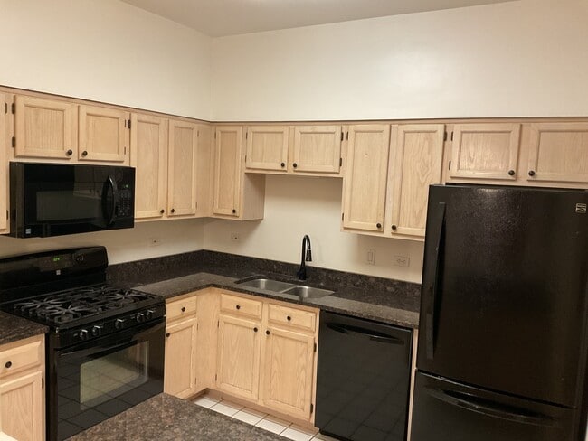 Photo - 2196 Rossiter Pkwy