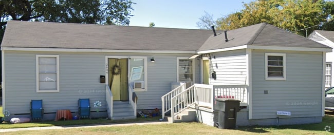 Building Photo - 2632 Foster St Rental