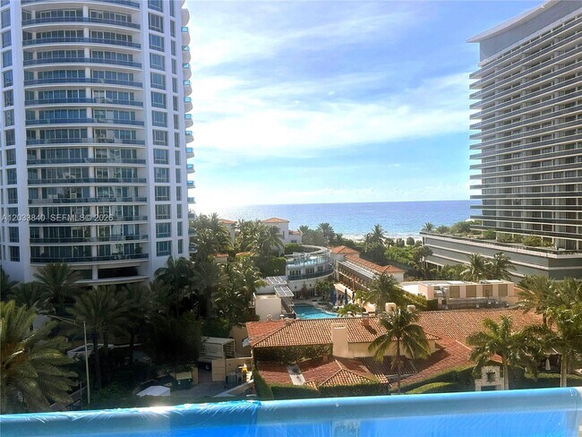 Building Photo - 5900 Collins Ave Unit 906