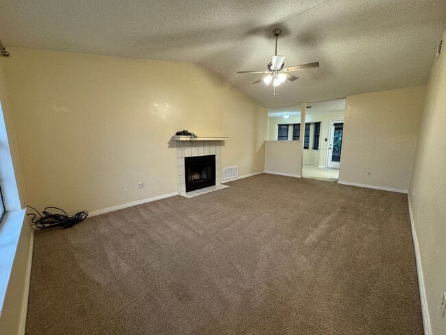 Photo - 800 Christian Dr
