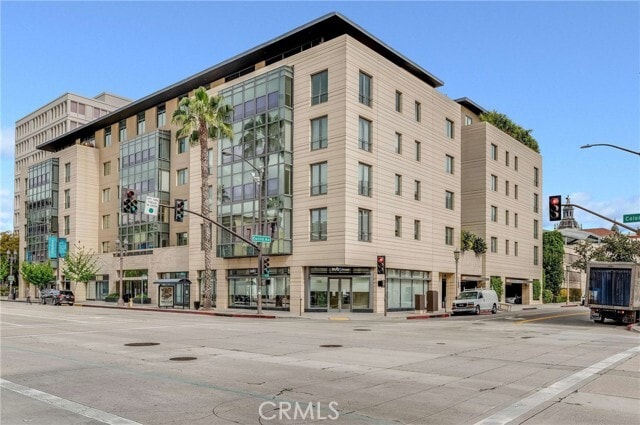 Building Photo - 345 E Colorado Blvd Unit 502 Rental