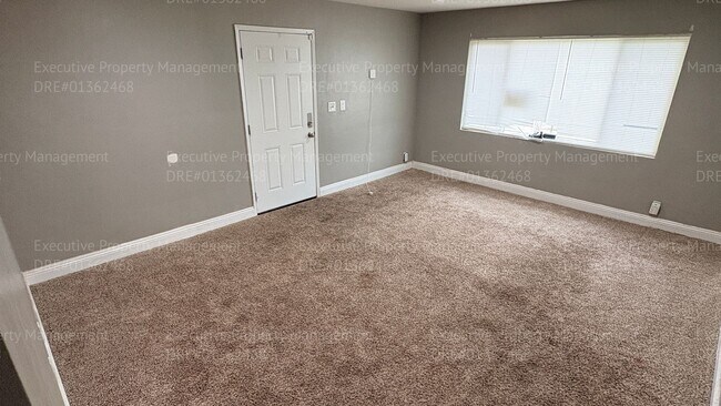 Photo - 2 bedroom 1 bathroom house located off the main street Oildale Dr.