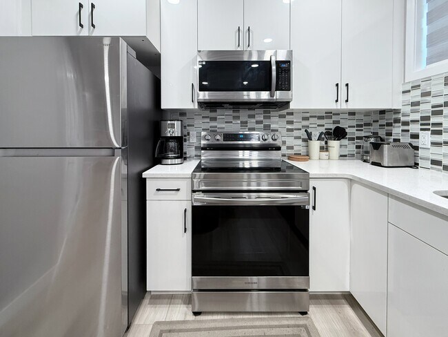 Photo - 5740 Kootook Wy SW