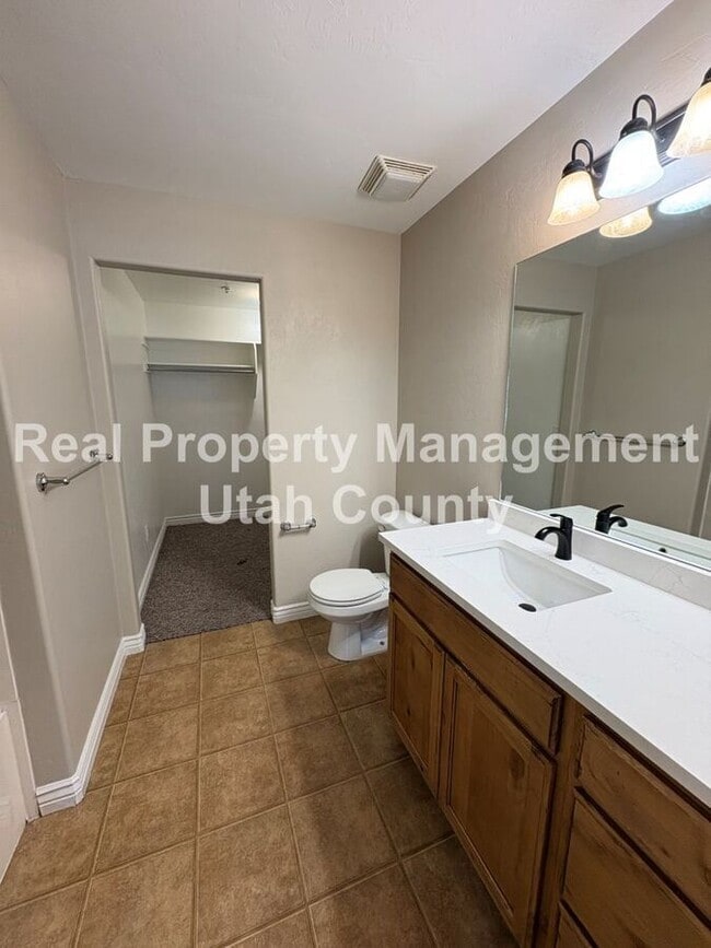 Photo - 581 S 2220 W