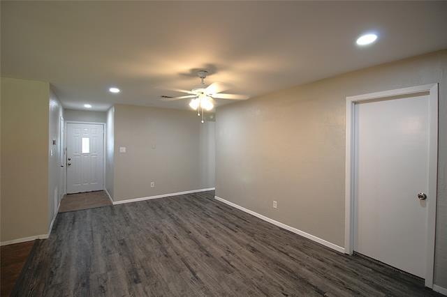 Photo - 711 Briggs St