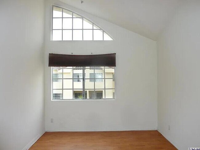 Photo - 1131 Campbell St Unit 212